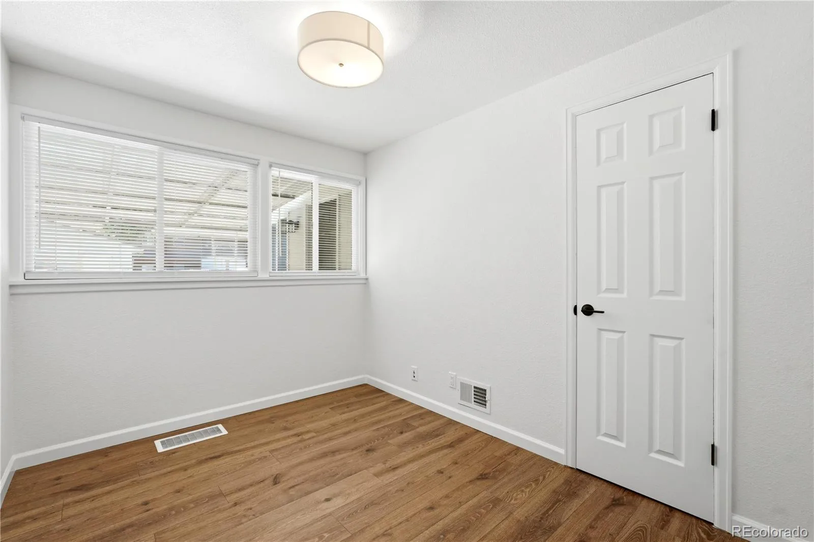 715 Emporia Street Aurora CO 80010 | MLS #REC9283891 06302026183745 1600 17