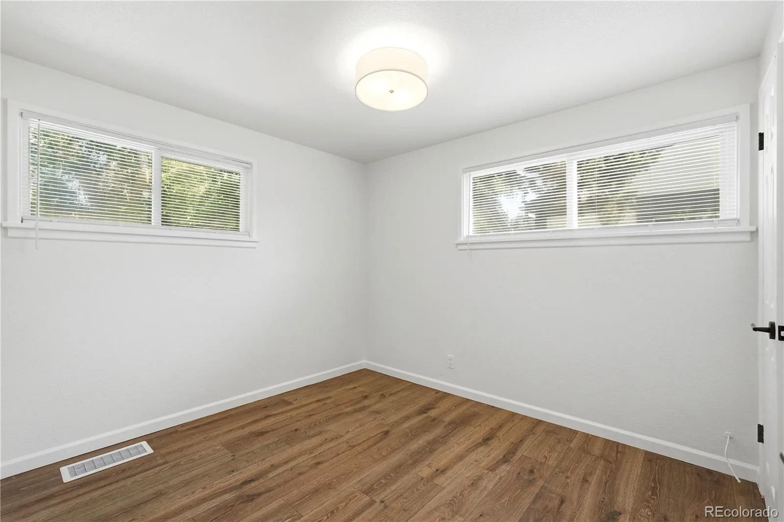 715 Emporia Street Aurora CO 80010 | MLS #REC9283891 06302026183745 1600 20