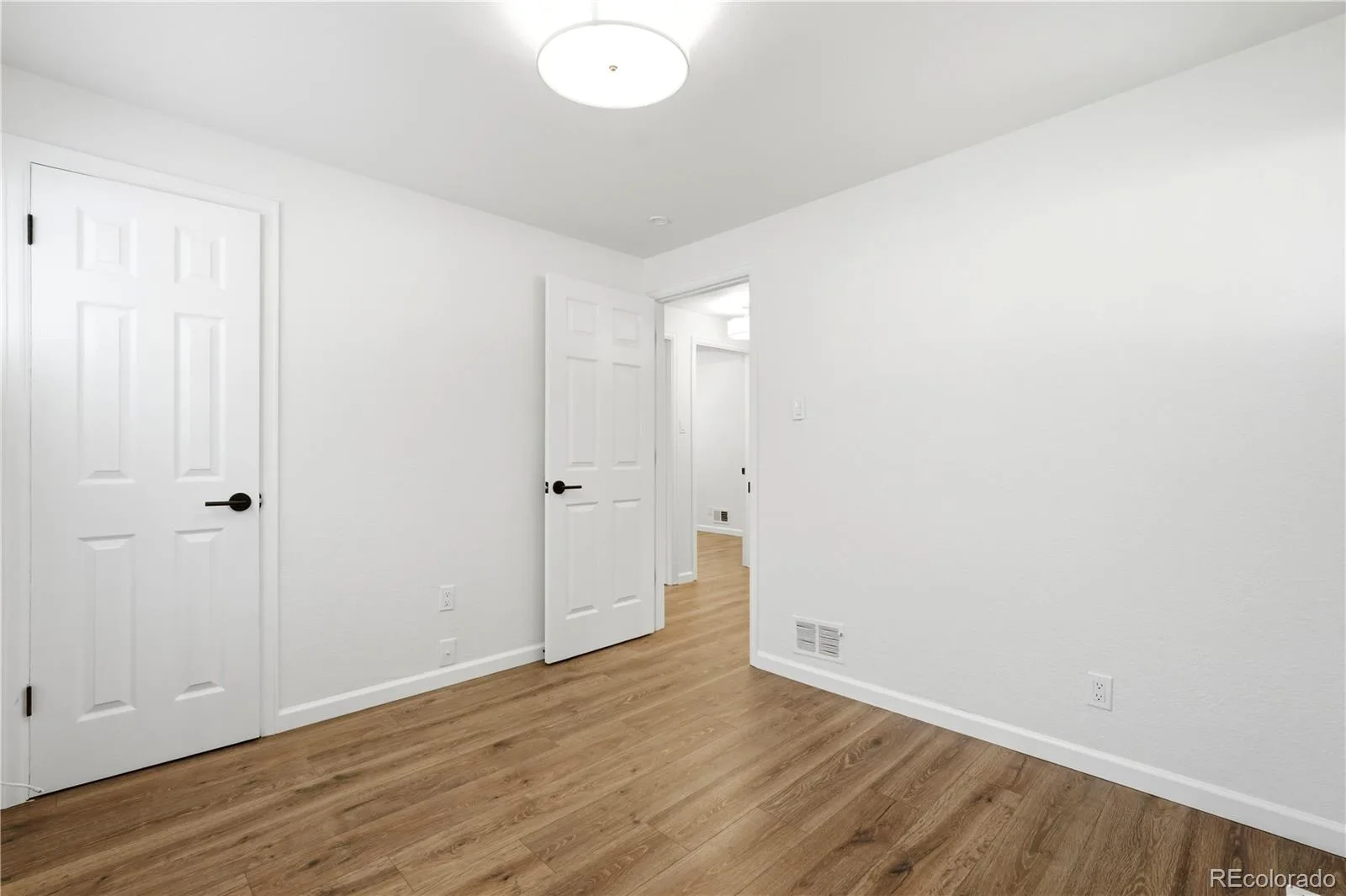 715 Emporia Street Aurora CO 80010 | MLS #REC9283891 06302026183745 1600 21