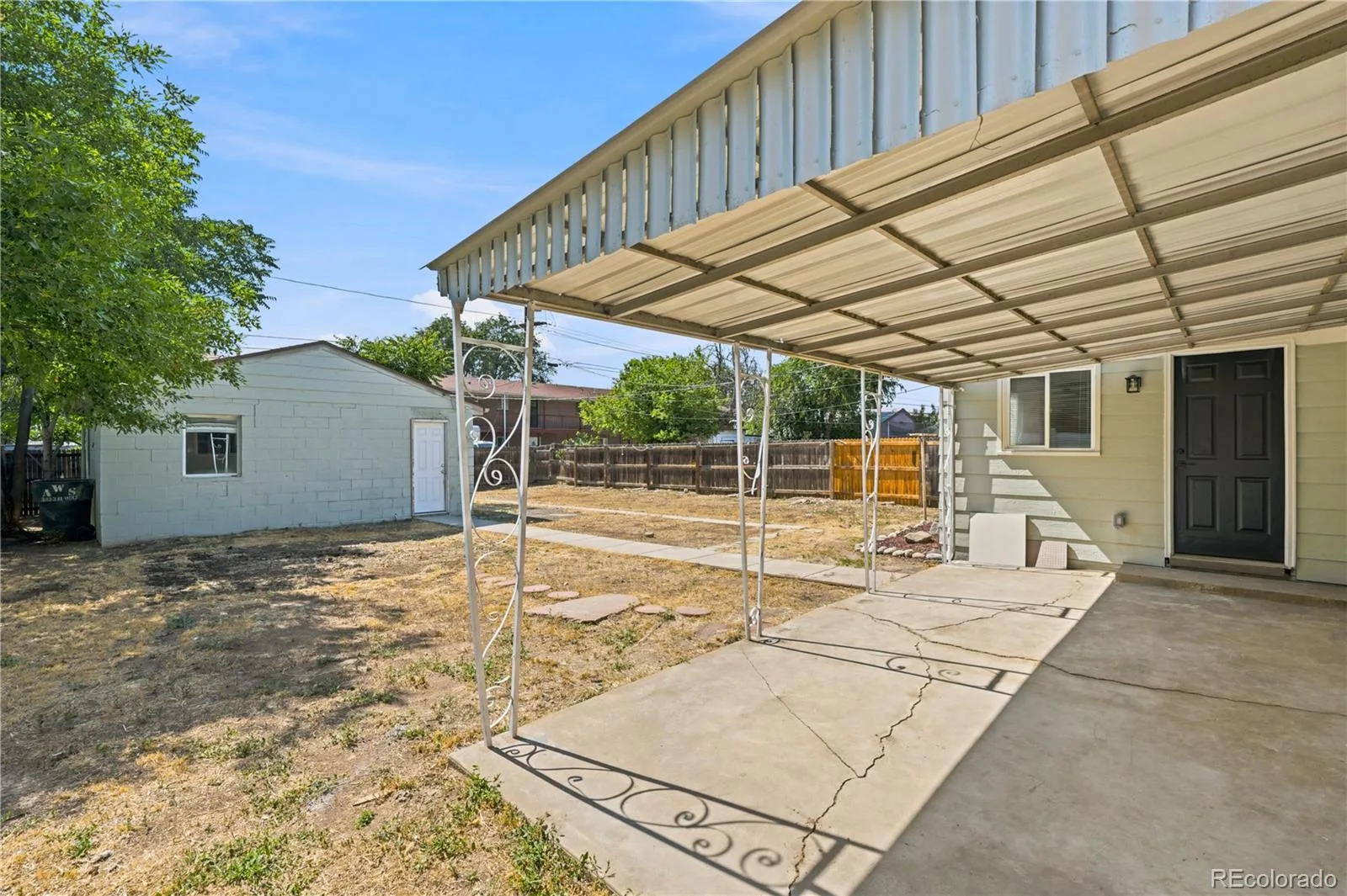 715 Emporia Street Aurora CO 80010 | MLS #REC9283891 06302026183745 1600 22