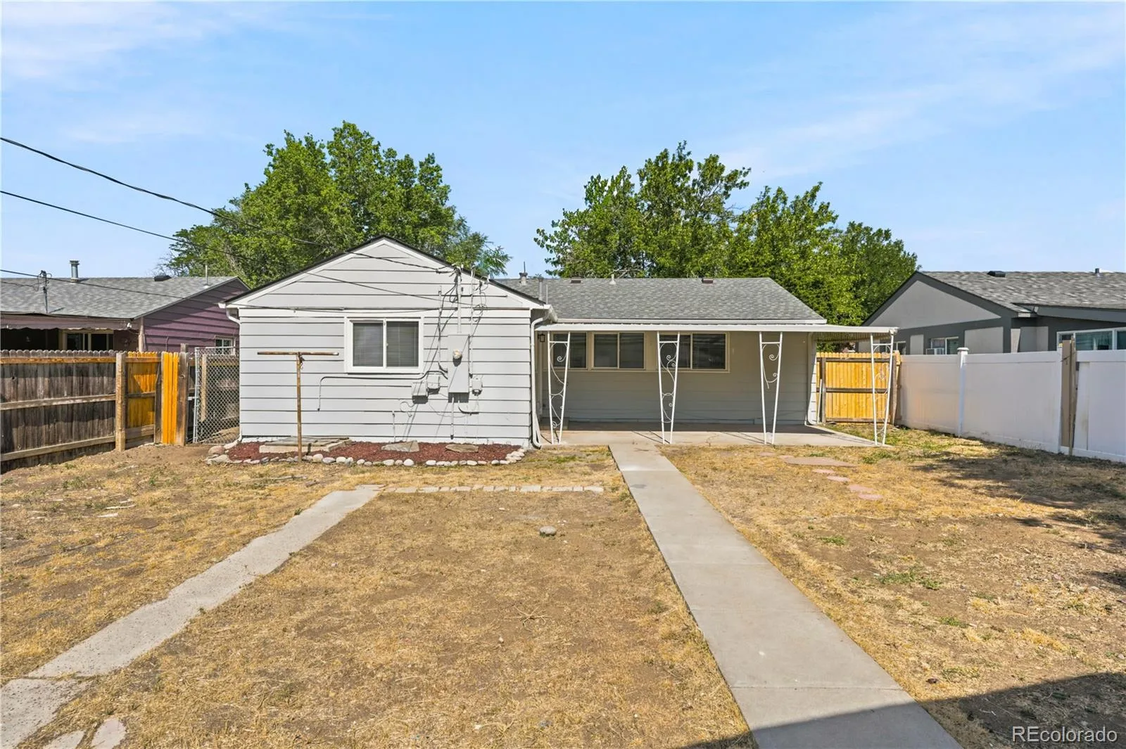715 Emporia Street Aurora CO 80010 | MLS #REC9283891 06302026183745 1600 24