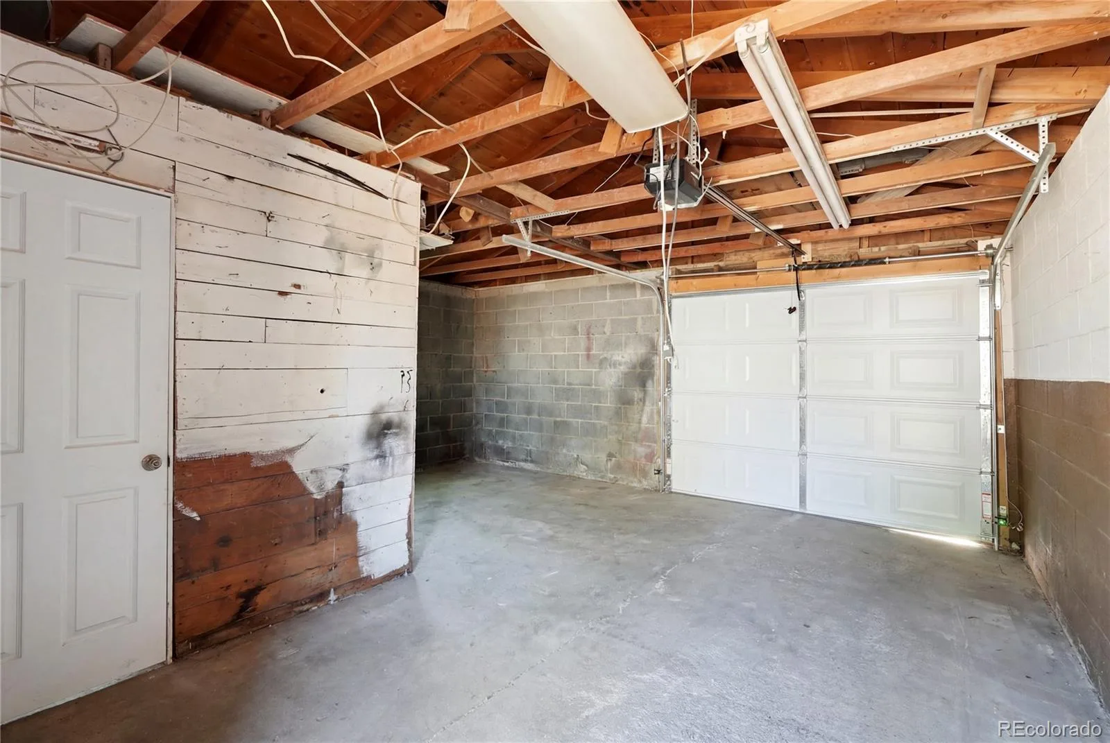 715 Emporia Street Aurora CO 80010 | MLS #REC9283891 06302026183745 1600 26