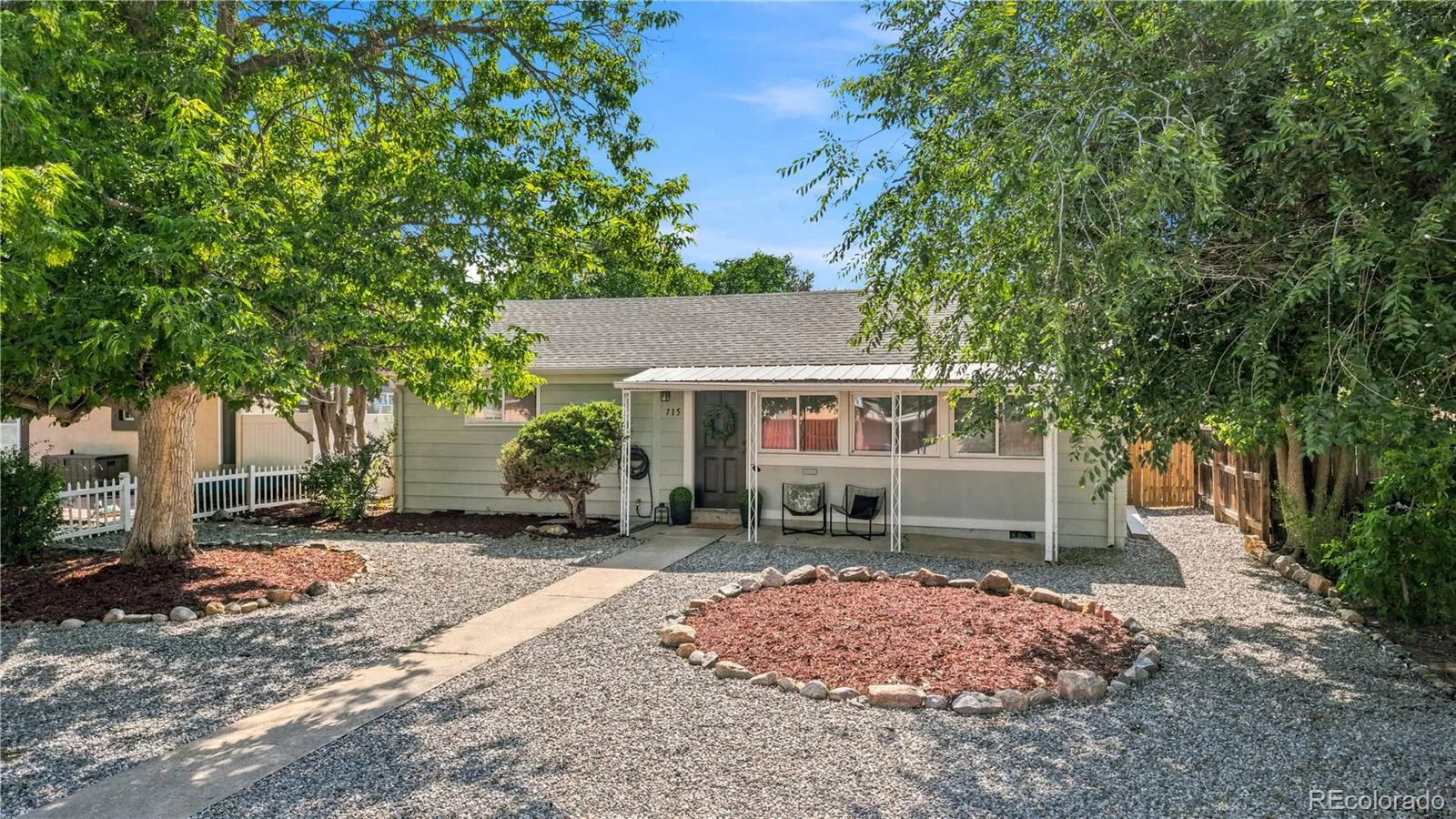 715 Emporia Street Aurora CO 80010 | MLS #REC9283891 06302026183745 1600 27
