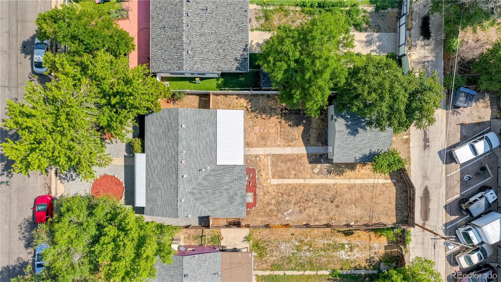 715 Emporia Street Aurora CO 80010 | MLS #REC9283891 06302026183745 1600 29