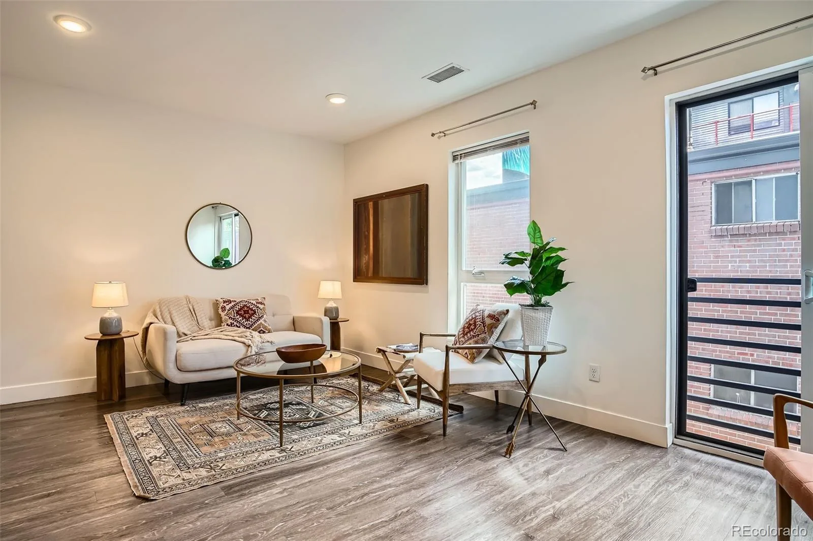 2374 S University Boulevard #205 Denver CO 80210 | MLS #REC9287453 08312026051332 1600 1