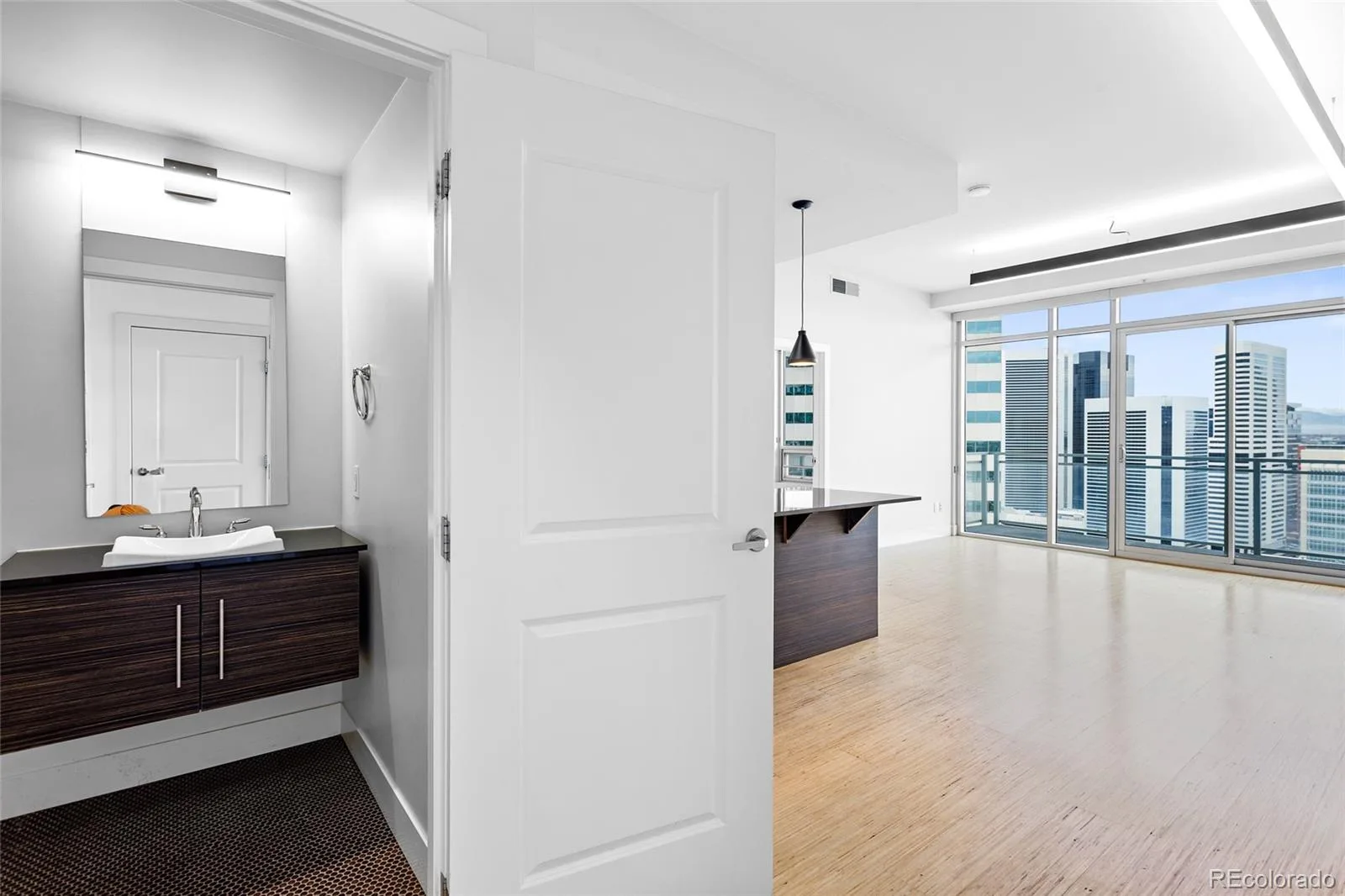 2001 N Lincoln Street #2220 Denver CO 80202 MLS #REC9290801 05302026090417 1600 14