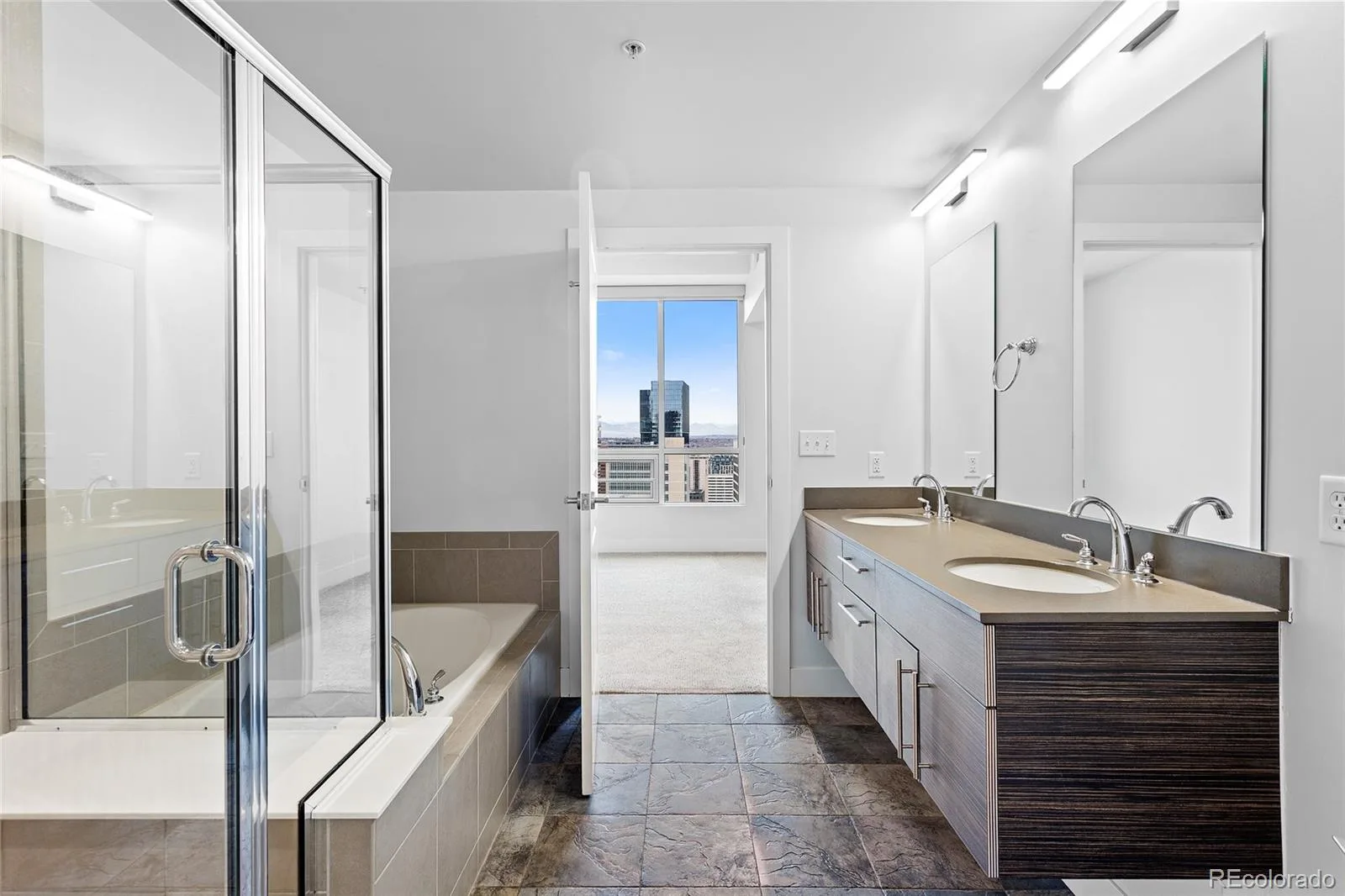 2001 N Lincoln Street #2220 Denver CO 80202 MLS #REC9290801 05302026090417 1600 20