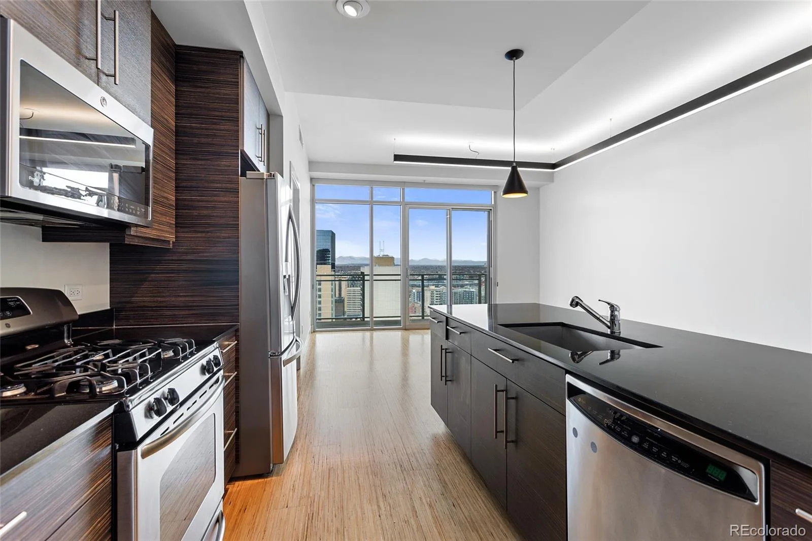 2001 N Lincoln Street #2220 Denver CO 80202 MLS #REC9290801 05302026090417 1600 4