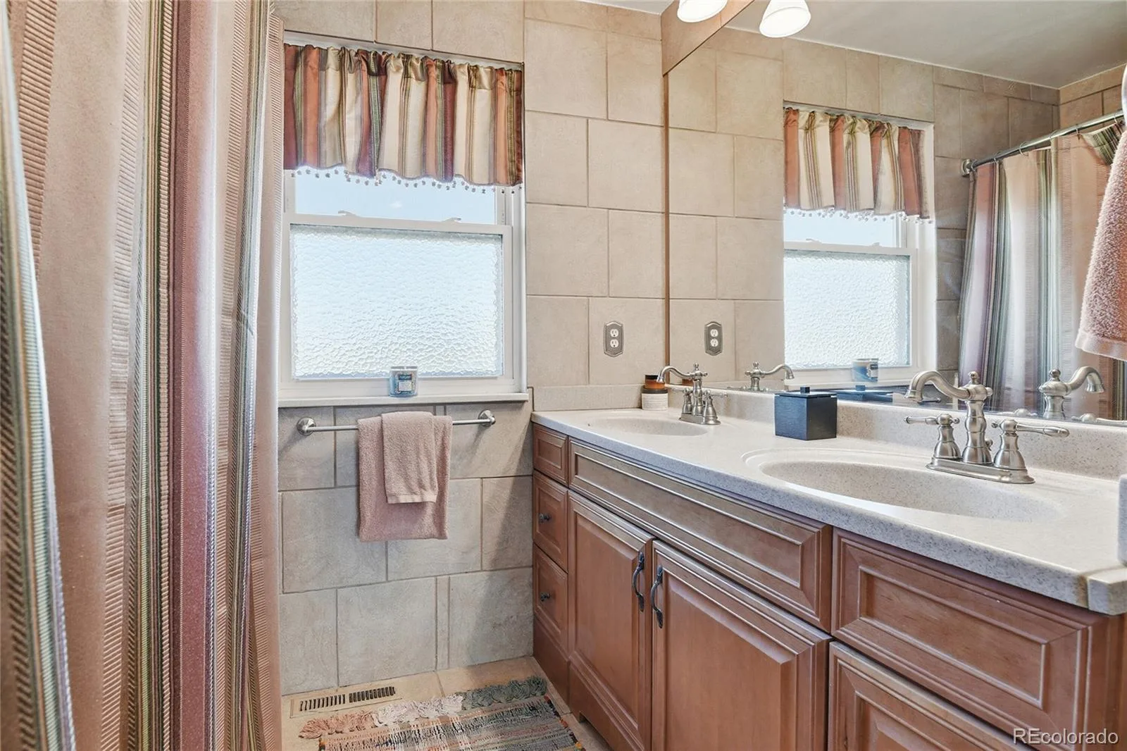 7942 S Corona Court Centennial CO 80122 MLS #REC9293683 07022026141842 1600 26