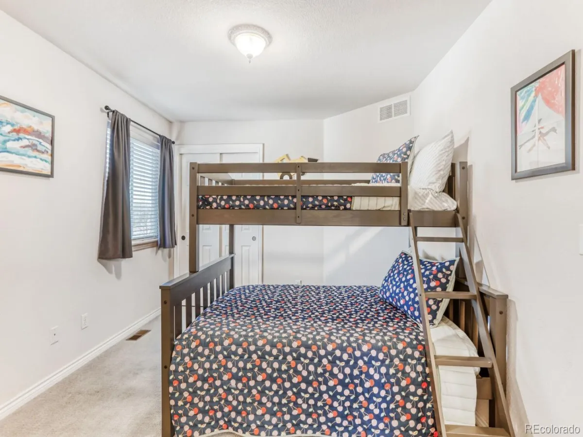 04032026221228 1200 32