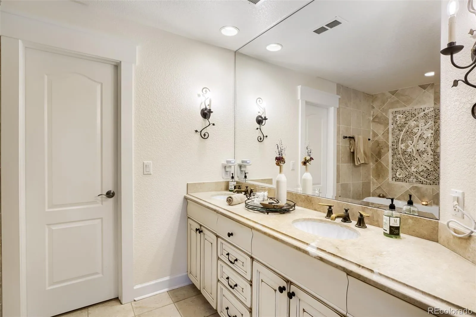 7361 E 8th Avenue Denver CO 80230 MLS #REC9297197 04302026200220 1600 16