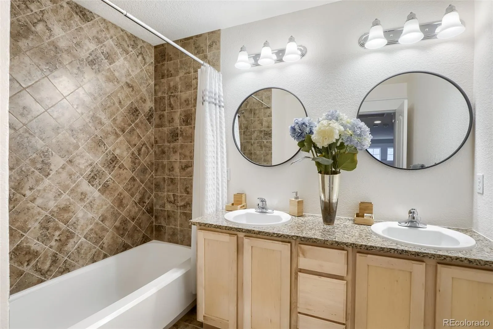 7361 E 8th Avenue Denver CO 80230 MLS #REC9297197 04302026200220 1600 18
