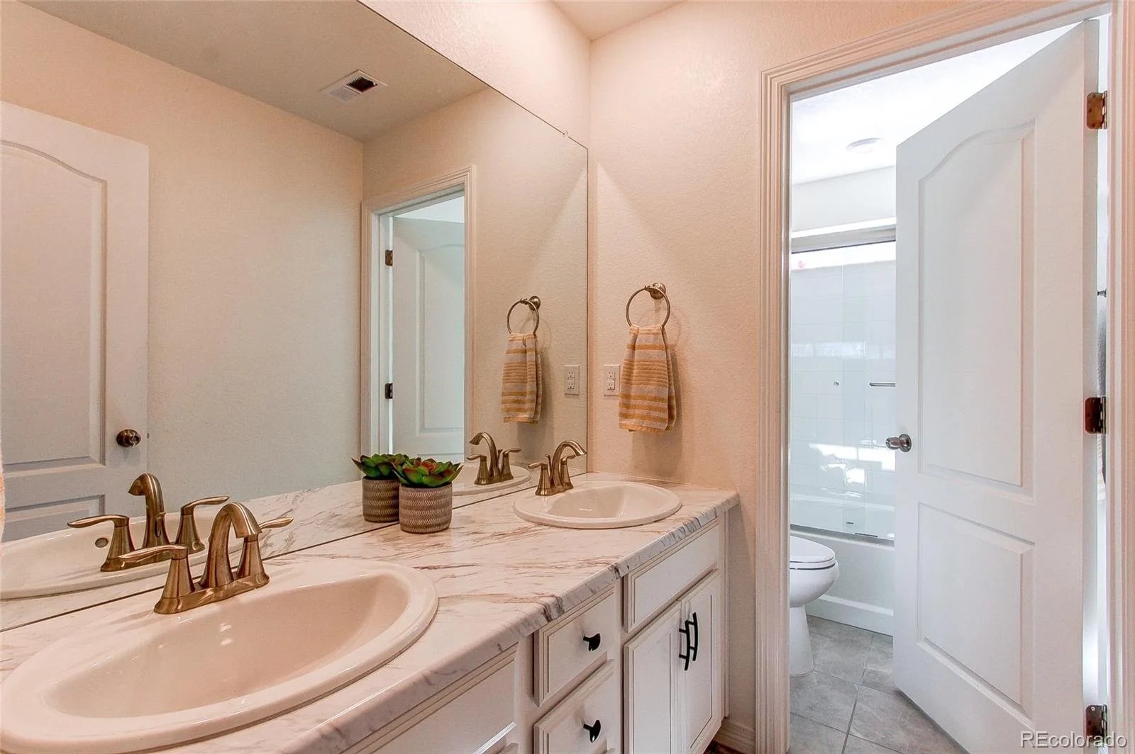 14475 Grape Way Thornton CO 80602 | MLS #REC9297346 07192026155350 1600 25