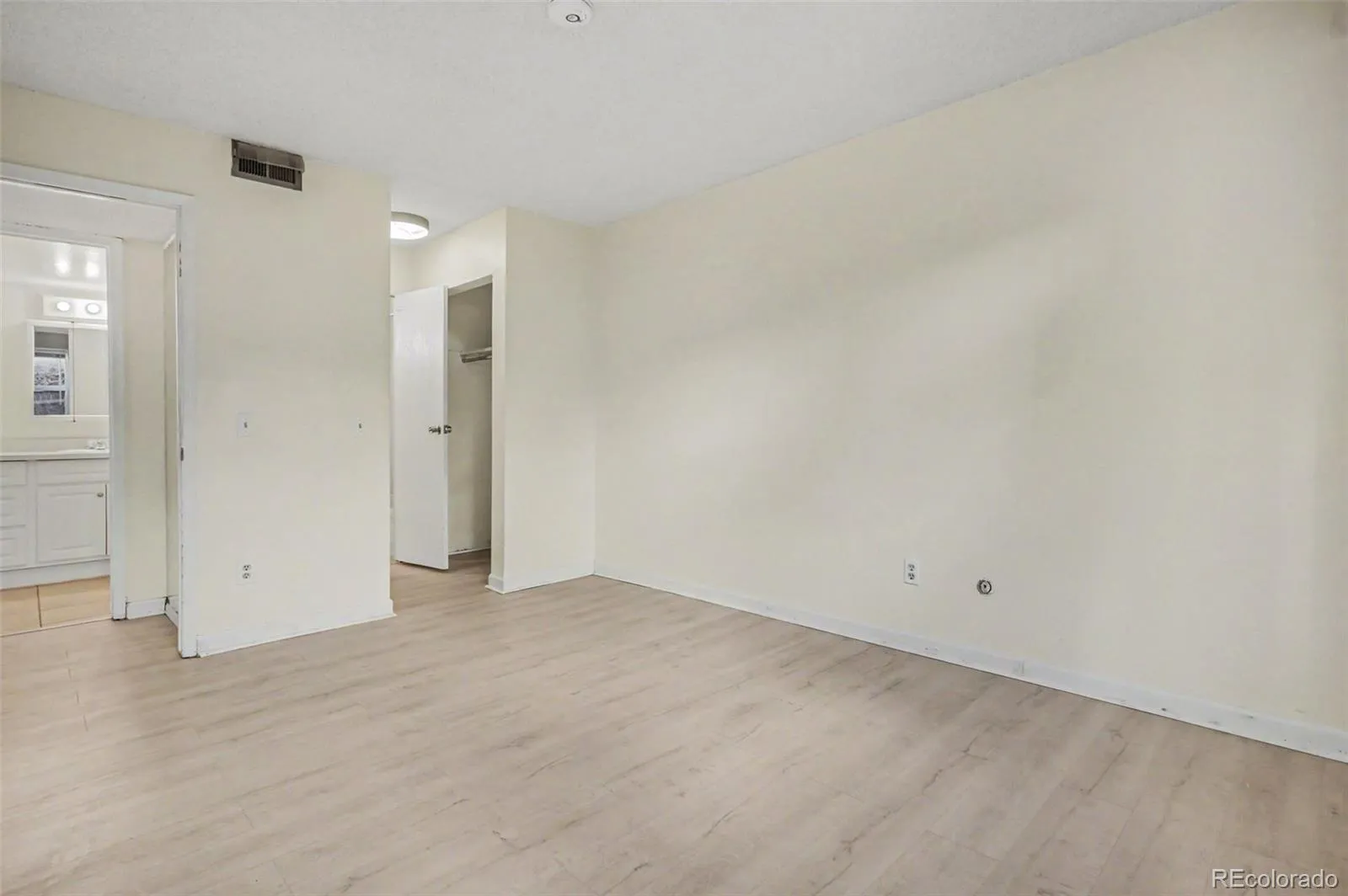 15292 E Hampden Circle #H4 Aurora CO 80014 MLS #REC9299726 05142026234629 1600 11