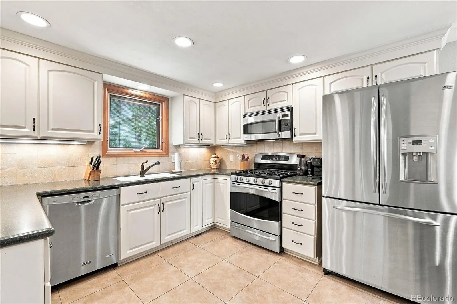 6425 S Galena Court Englewood CO 80111 | MLS #REC9304810 08182026193343 1600 8