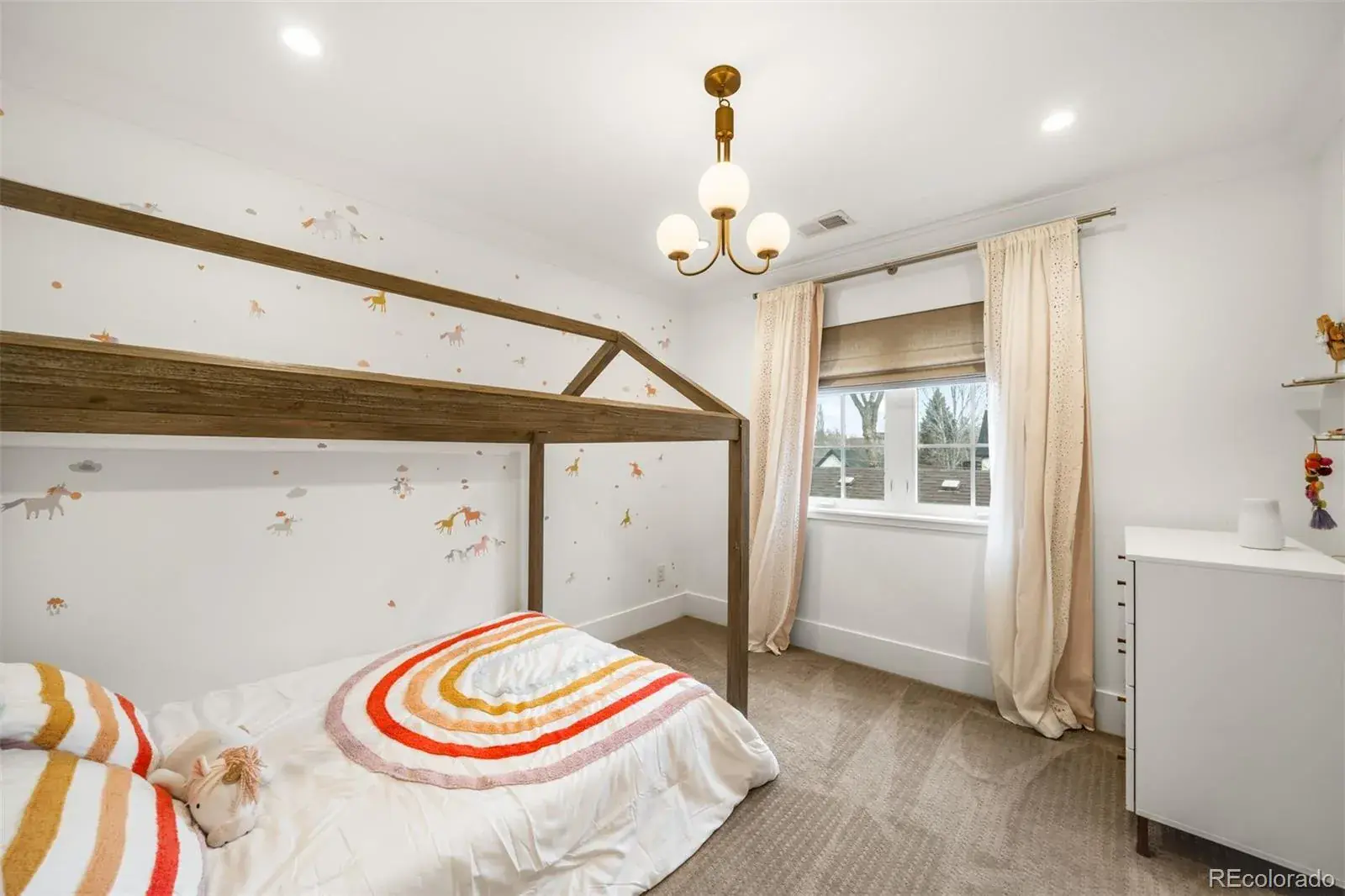 03052026012846 1600 24