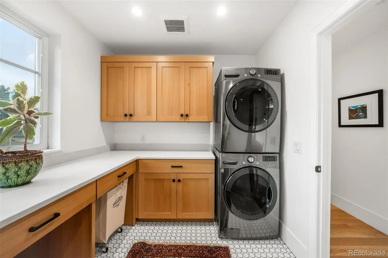 03052026012846 1600 25