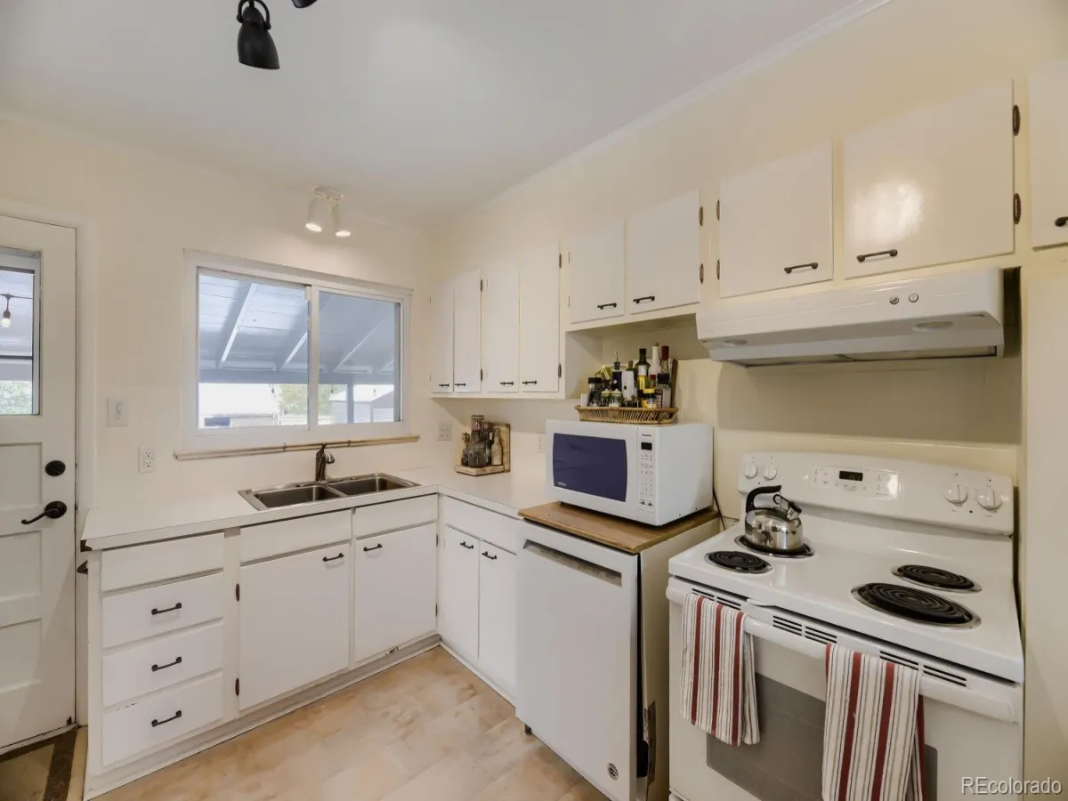 1843 S Fairfax Street Denver CO 80222 MLS #REC9305618 05072026191337 1200 7