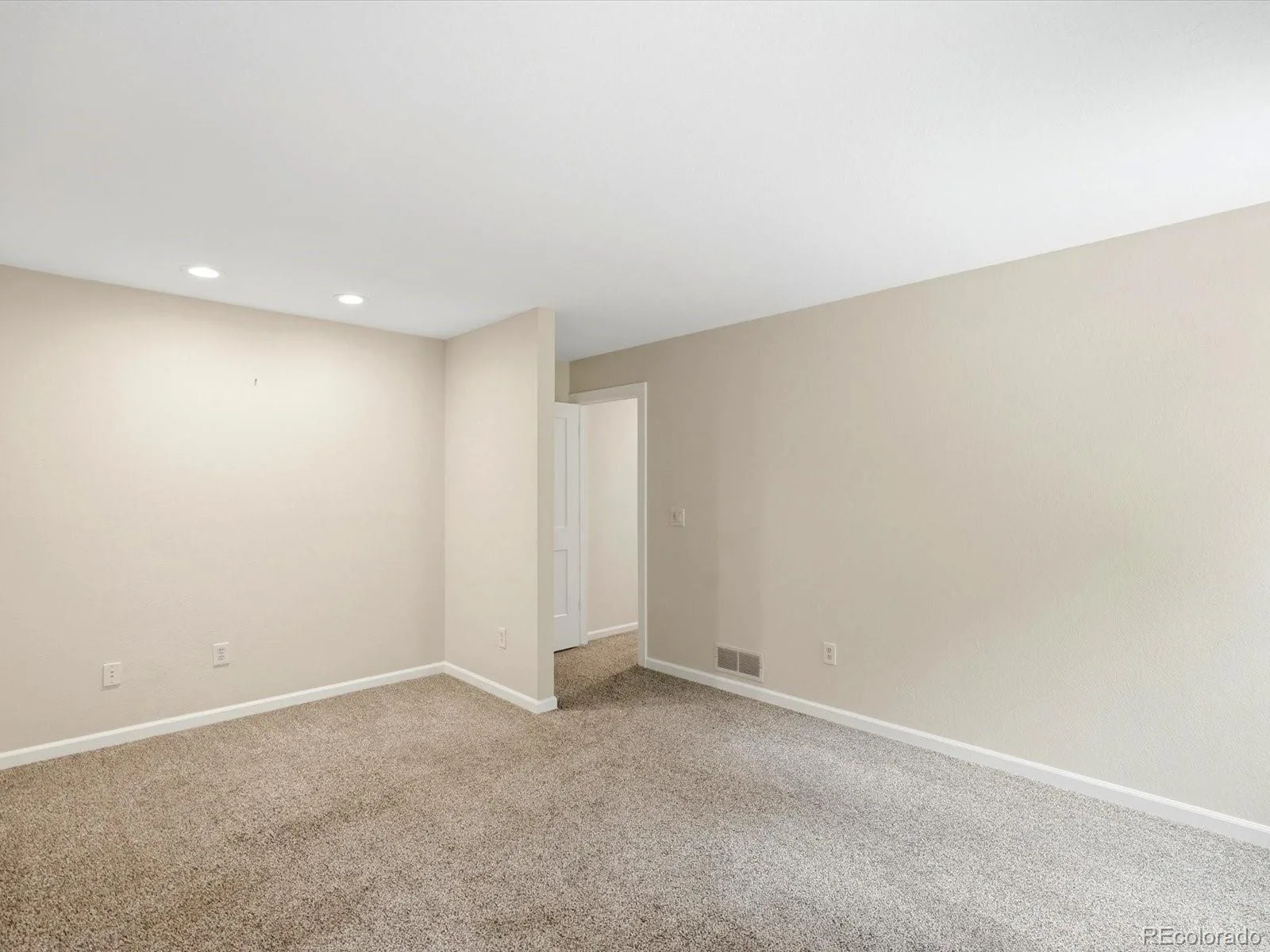 6081 Silver Thorn Run Littleton CO 80125 | MLS #REC9308170 08312026223605 1600 27