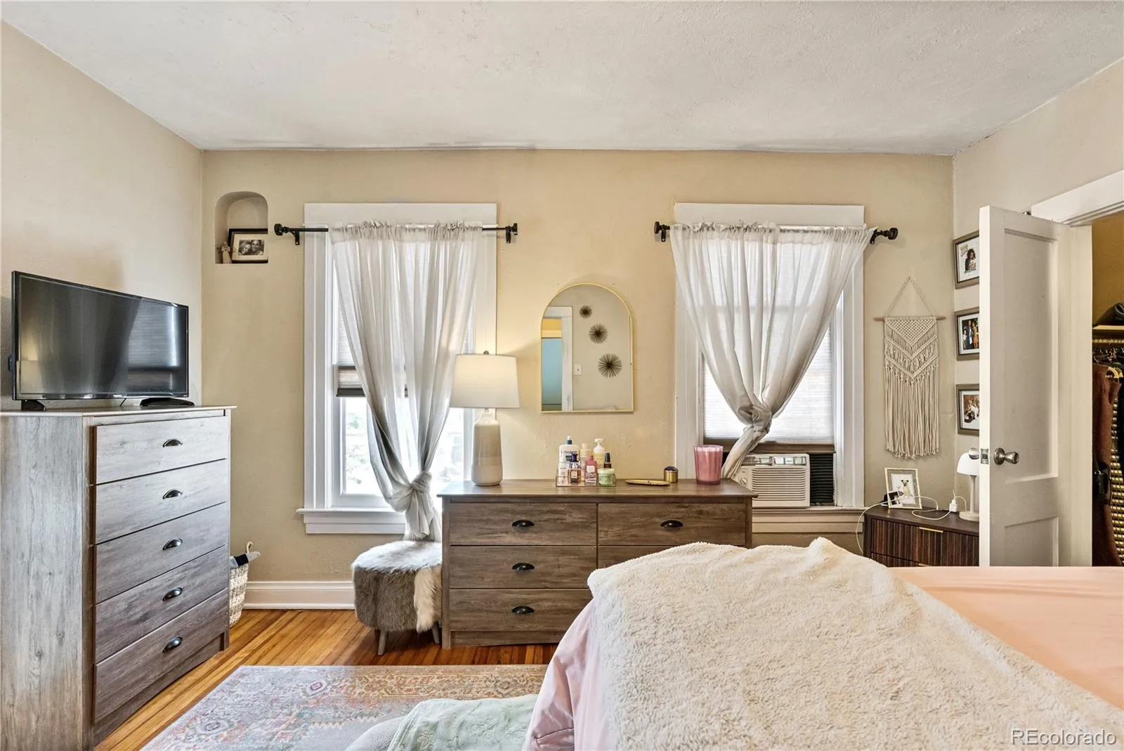 478 N Logan Street Denver CO 80203 MLS #REC9308293 04272026182031 1600 21