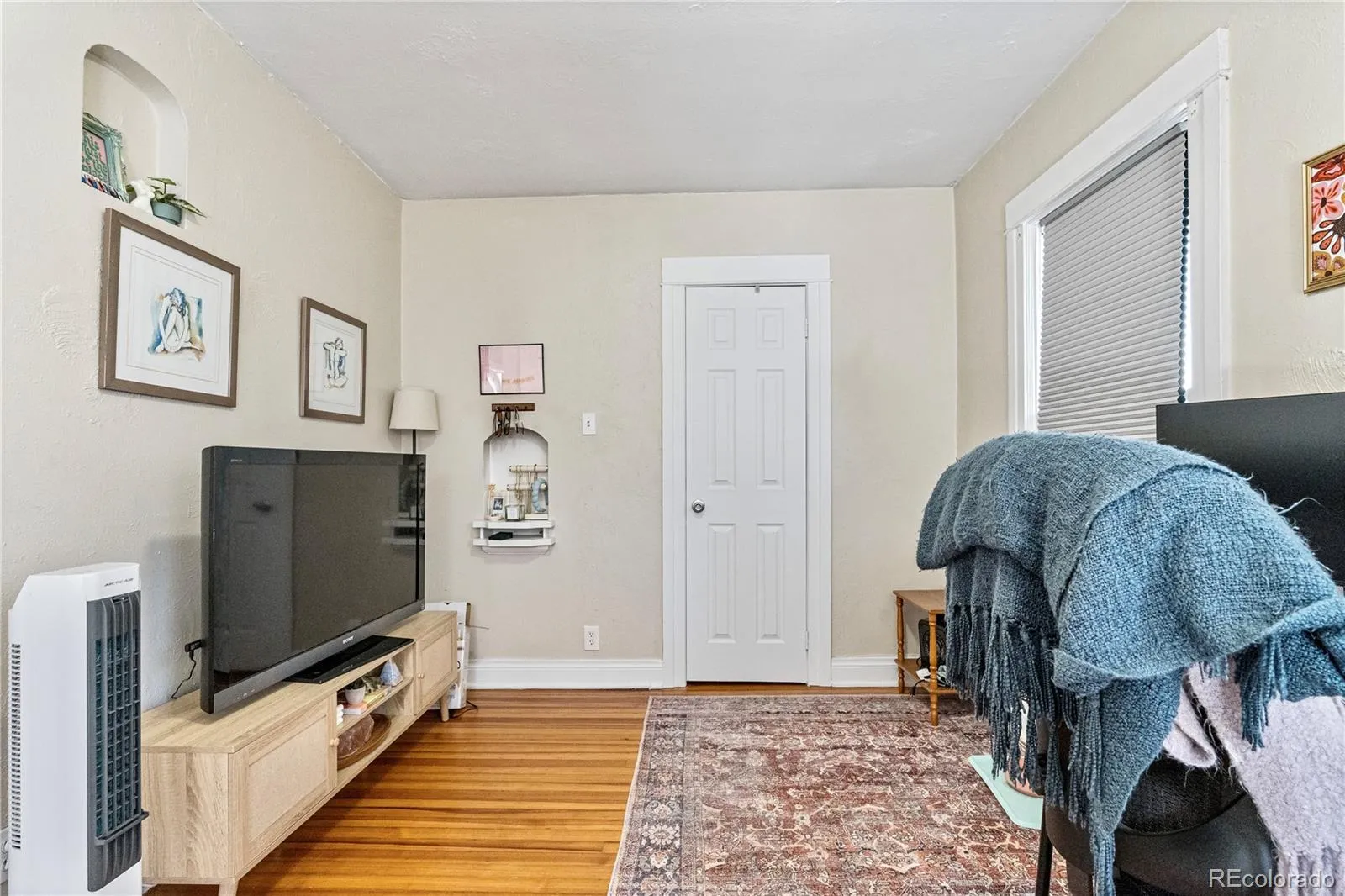 478 N Logan Street Denver CO 80203 MLS #REC9308293 04272026182031 1600 24