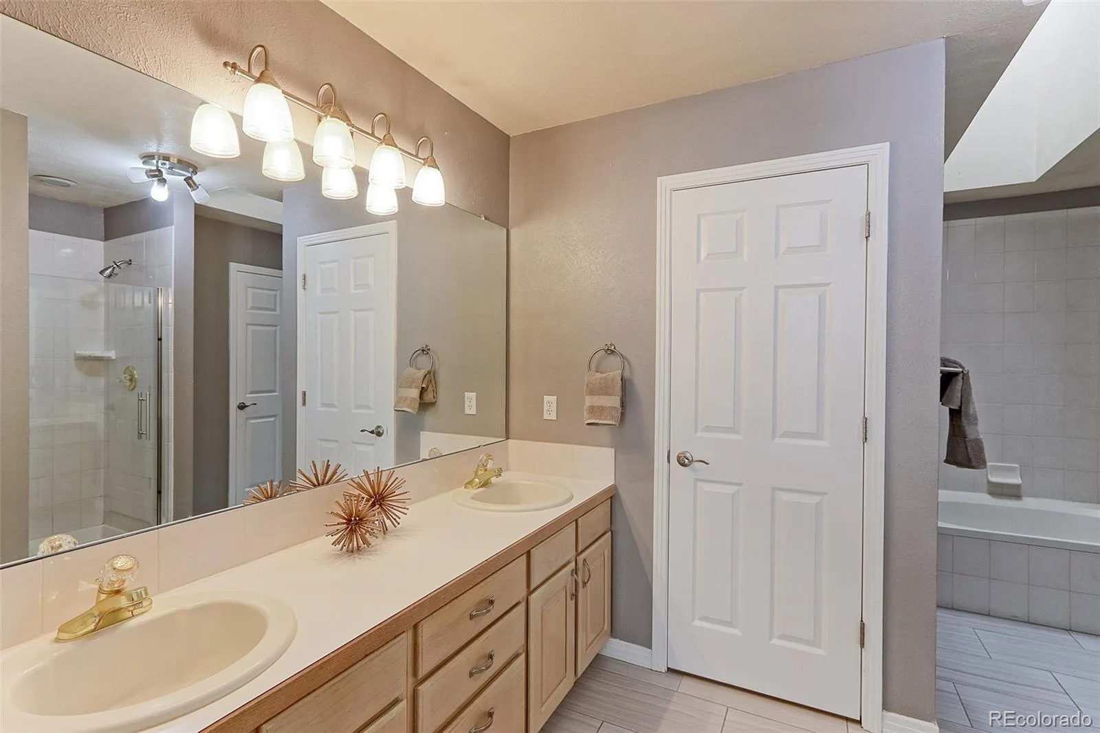10603 W Dumbarton Circle #B Littleton CO 80127 | MLS #REC9309351 07152026085017 1600 15