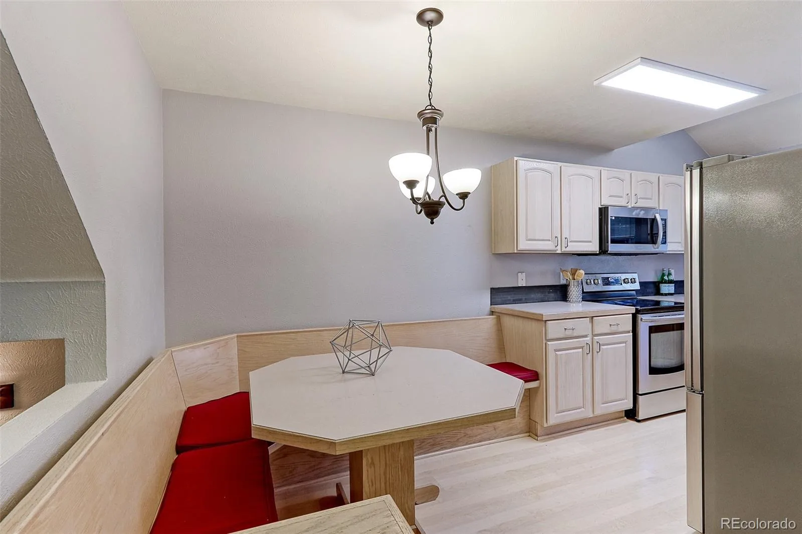 10603 W Dumbarton Circle #B Littleton CO 80127 | MLS #REC9309351 07152026085017 1600 9