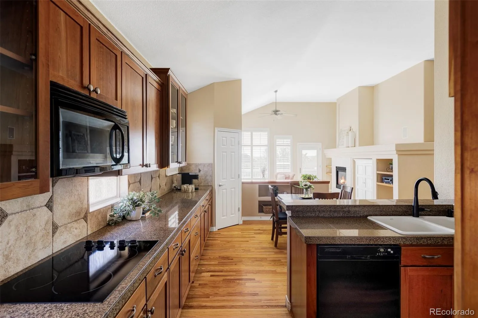 11456 W Cooper Place Littleton CO 80127 MLS #REC9309725 04232026155014 1600 8