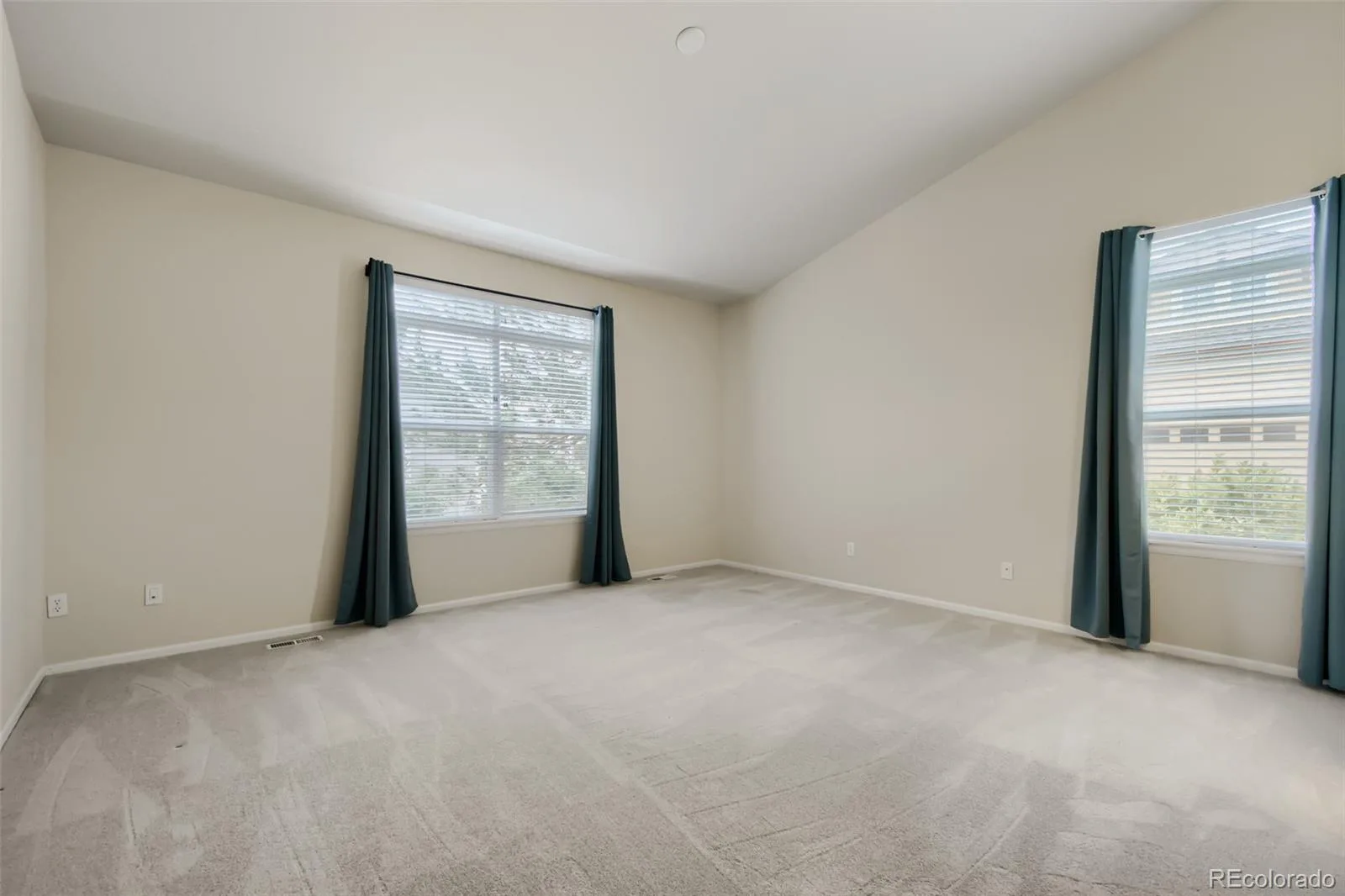 1433 Bellflower Drive Brighton CO 80601 | MLS #REC9310582 07012026172323 1600 17