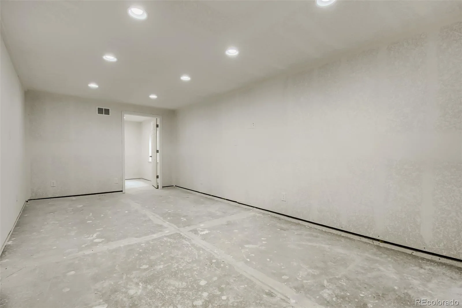 1433 Bellflower Drive Brighton CO 80601 | MLS #REC9310582 07012026172323 1600 21