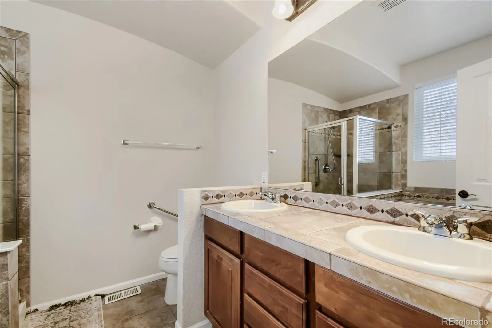 1433 Bellflower Drive Brighton CO 80601 | MLS #REC9310582 07012026172323 1600 23