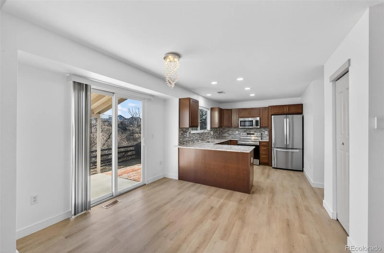 04232026033402 1600 6
