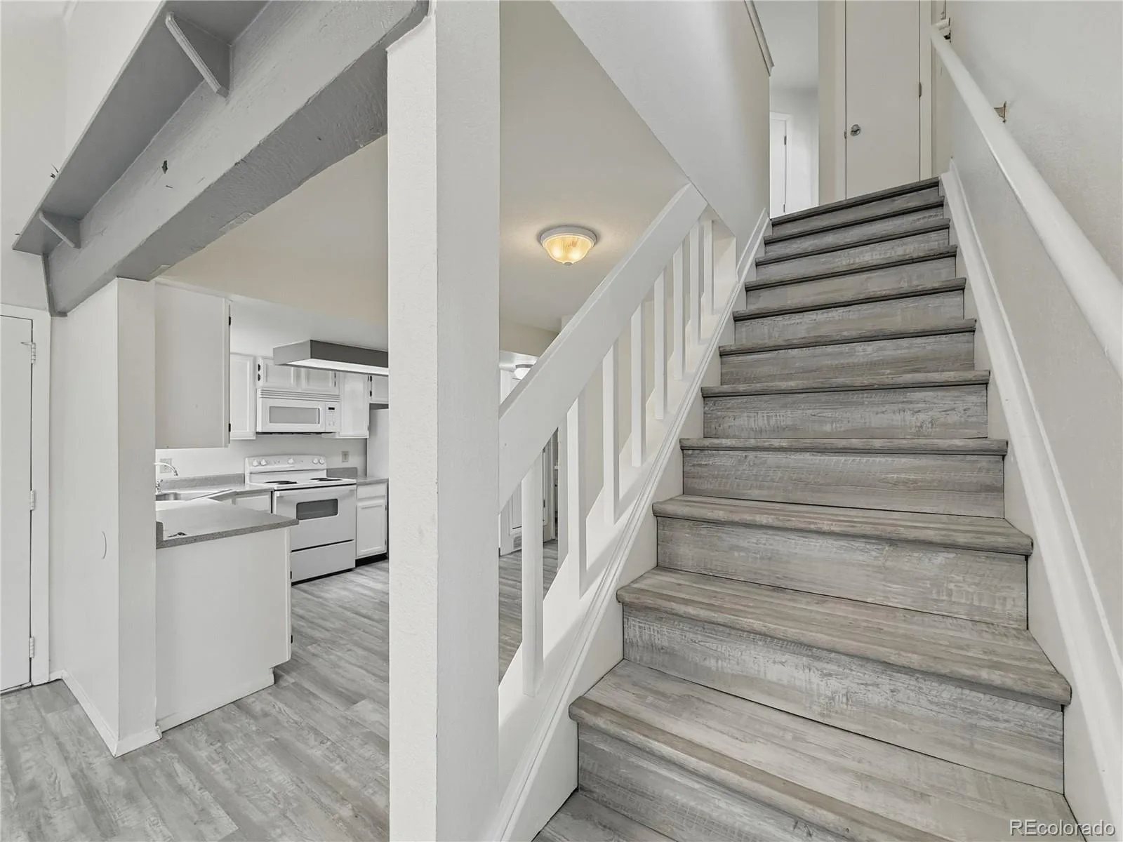 942 S Dearborn Way #10 Aurora CO 80012 | MLS #REC9310745 09232026190513 1600 10