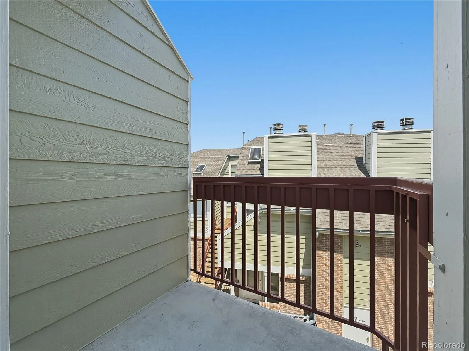 942 S Dearborn Way #10 Aurora CO 80012 | MLS #REC9310745 09232026190513 1600 15