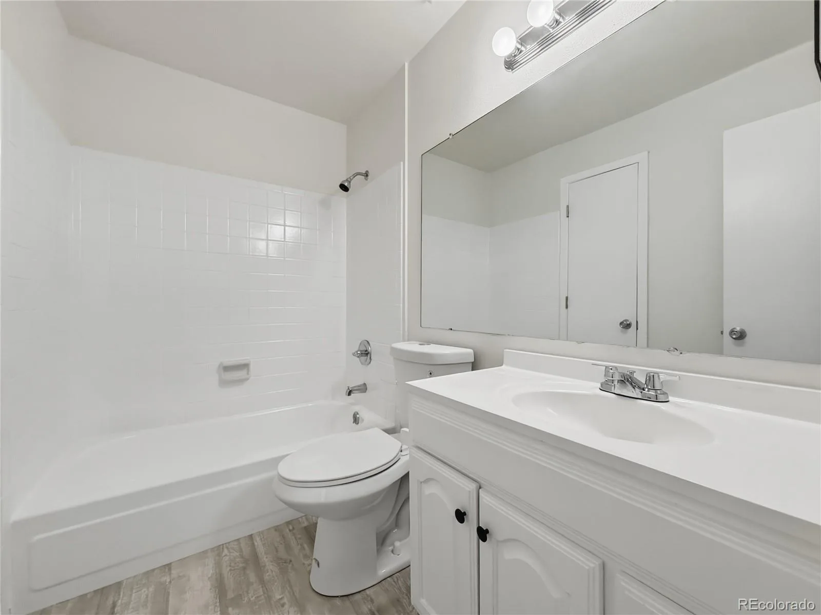 942 S Dearborn Way #10 Aurora CO 80012 | MLS #REC9310745 09232026190513 1600 7