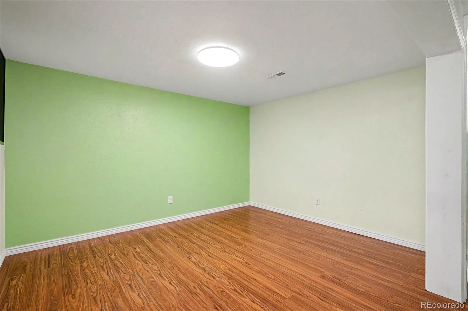 6680 S Locust Way Centennial CO 80111 MLS #REC9311153 06082026211752 1600 34