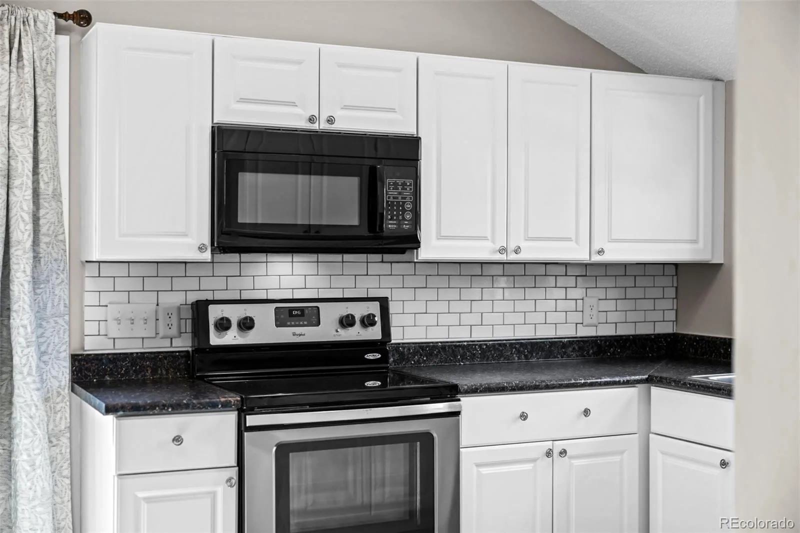 9638 W Chatfield Avenue #F Littleton CO 80128 | MLS #REC9312418 08142026210800 1600 10