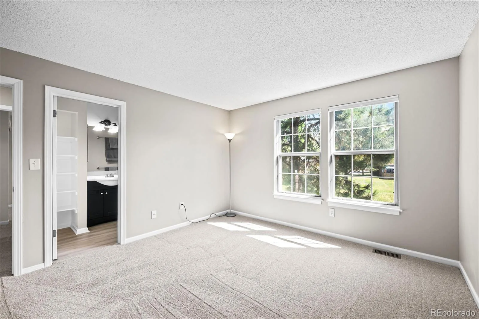 9638 W Chatfield Avenue #F Littleton CO 80128 | MLS #REC9312418 08142026210800 1600 31