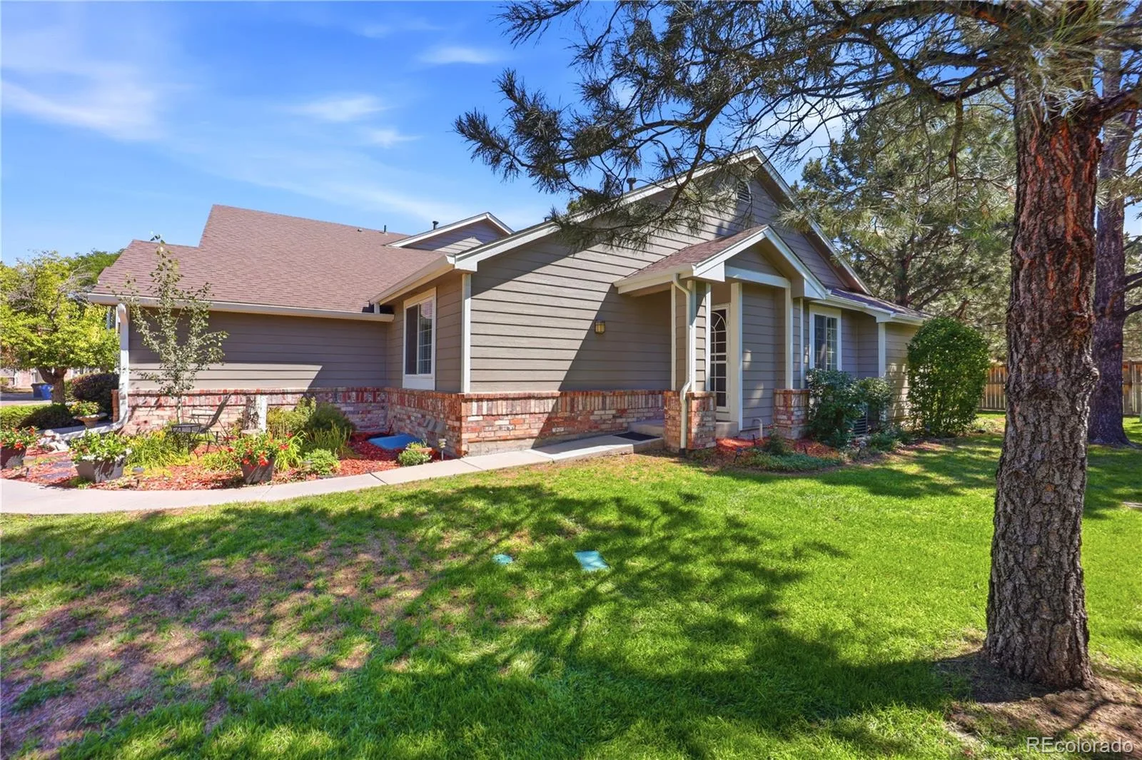 6414 S Dallas Court Englewood CO 80111 | MLS #REC9312438 08172026175611 1600 18