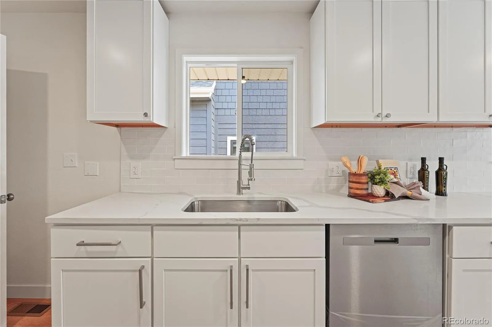 2739 W 39th Avenue Denver CO 80211 MLS #REC9312917 05232026164916 1600 3