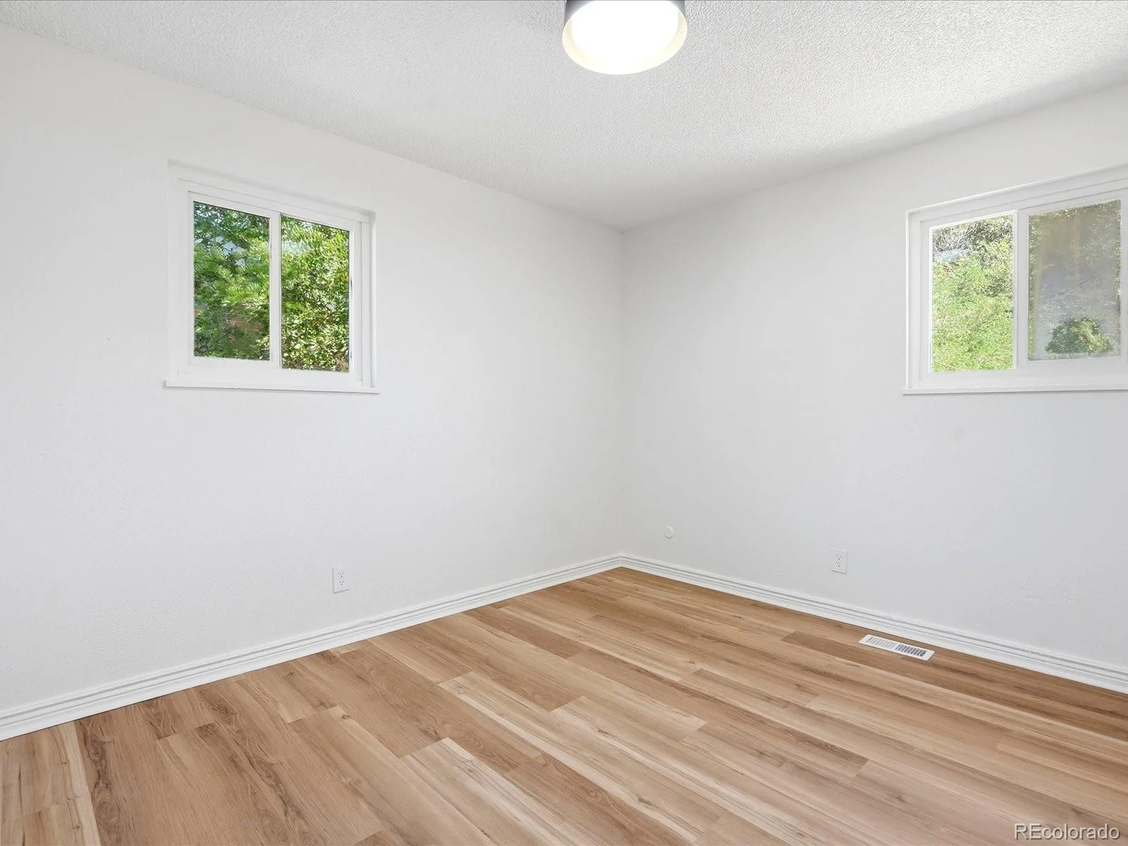 12265 E 55th Avenue Denver CO 80239 | MLS #REC9313108 07292026173442 1600 19