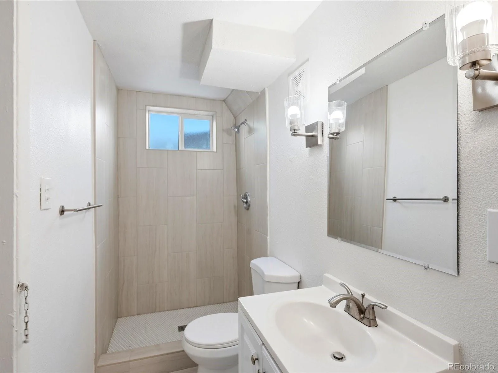 12265 E 55th Avenue Denver CO 80239 | MLS #REC9313108 07292026173442 1600 33