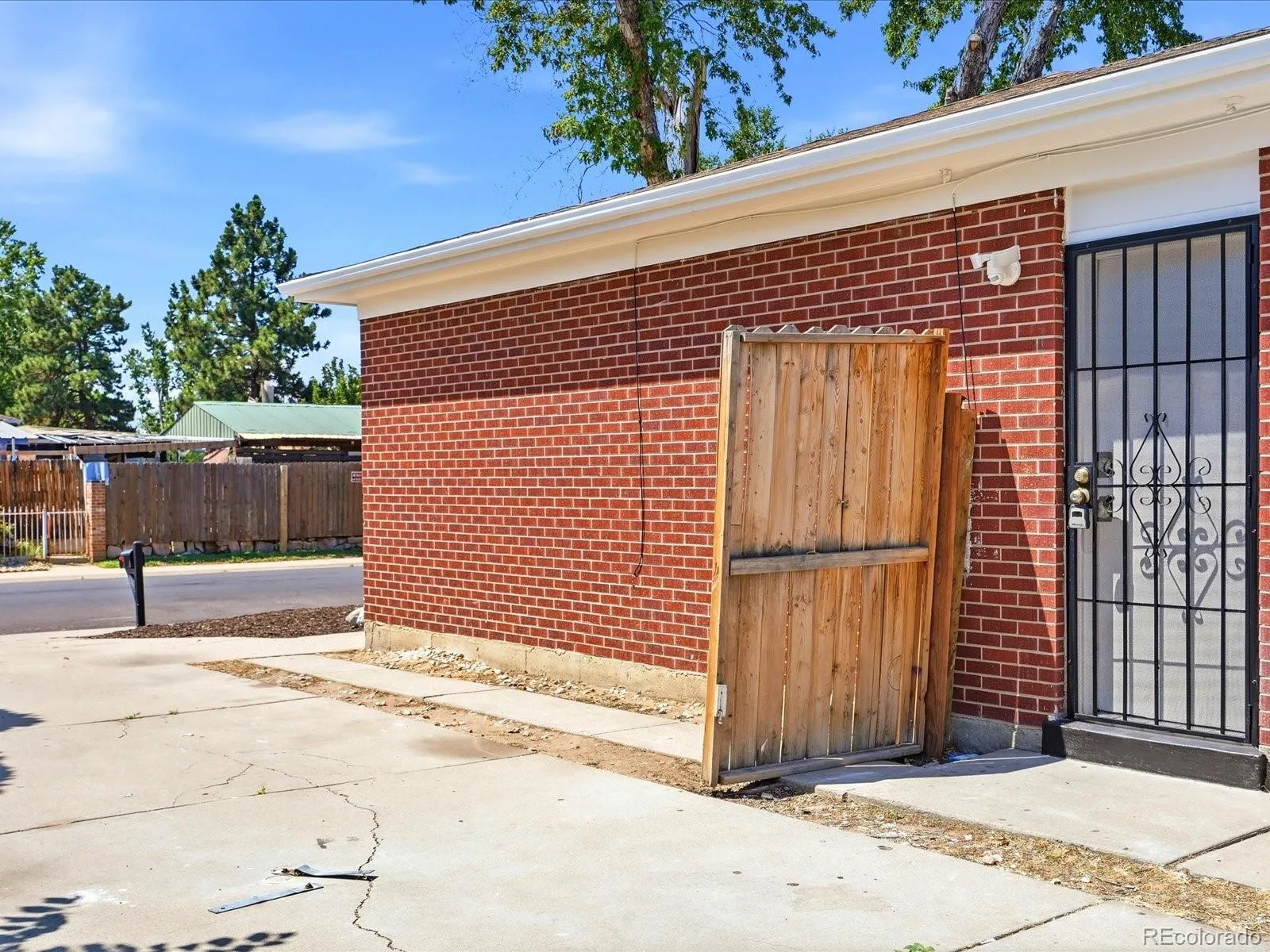 12265 E 55th Avenue Denver CO 80239 | MLS #REC9313108 07292026173442 1600 43