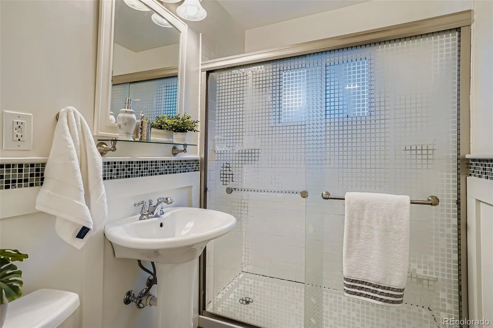 2935 S York Street Denver CO 80210 MLS #REC9317573 04292026165207 1600 17
