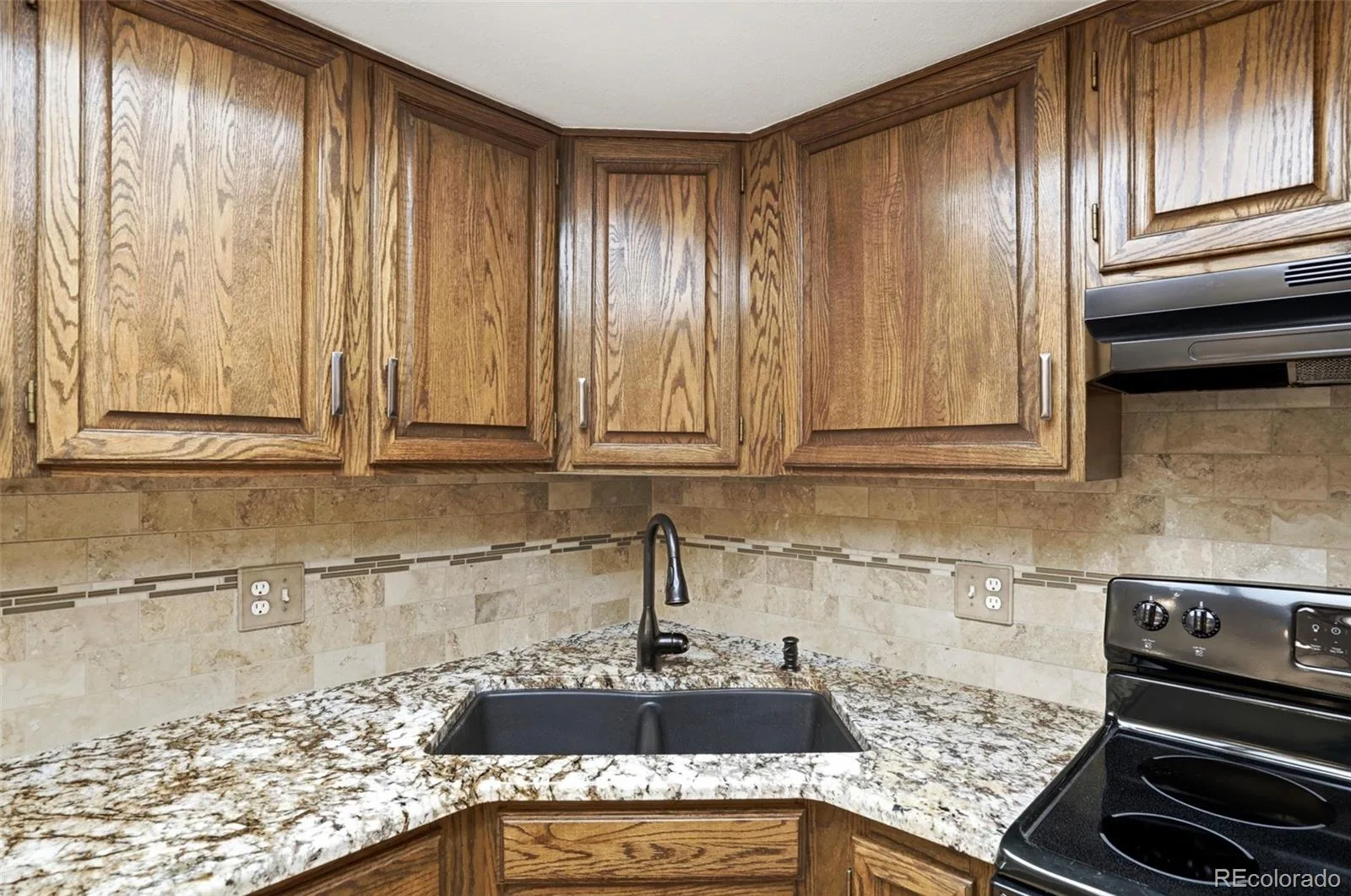9197 W Cedar Drive #C Denver CO 80226 | MLS #REC9319382 08172026200526 1600 23