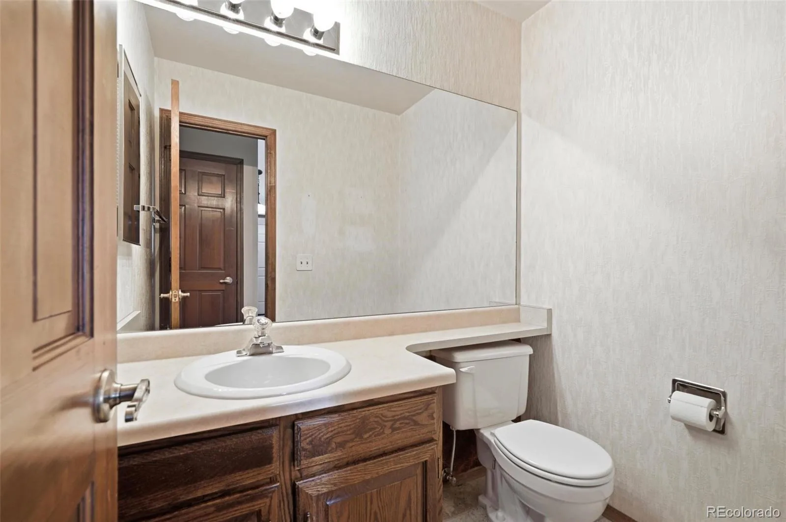 9197 W Cedar Drive #C Denver CO 80226 | MLS #REC9319382 08172026200526 1600 37