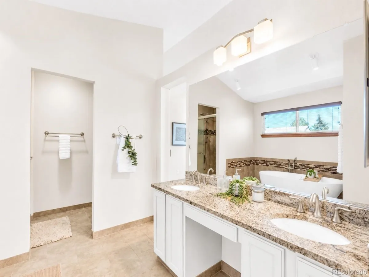 9246 Madras Court Highlands Ranch CO 80130 MLS #REC9321237 05262026212019 1200 9