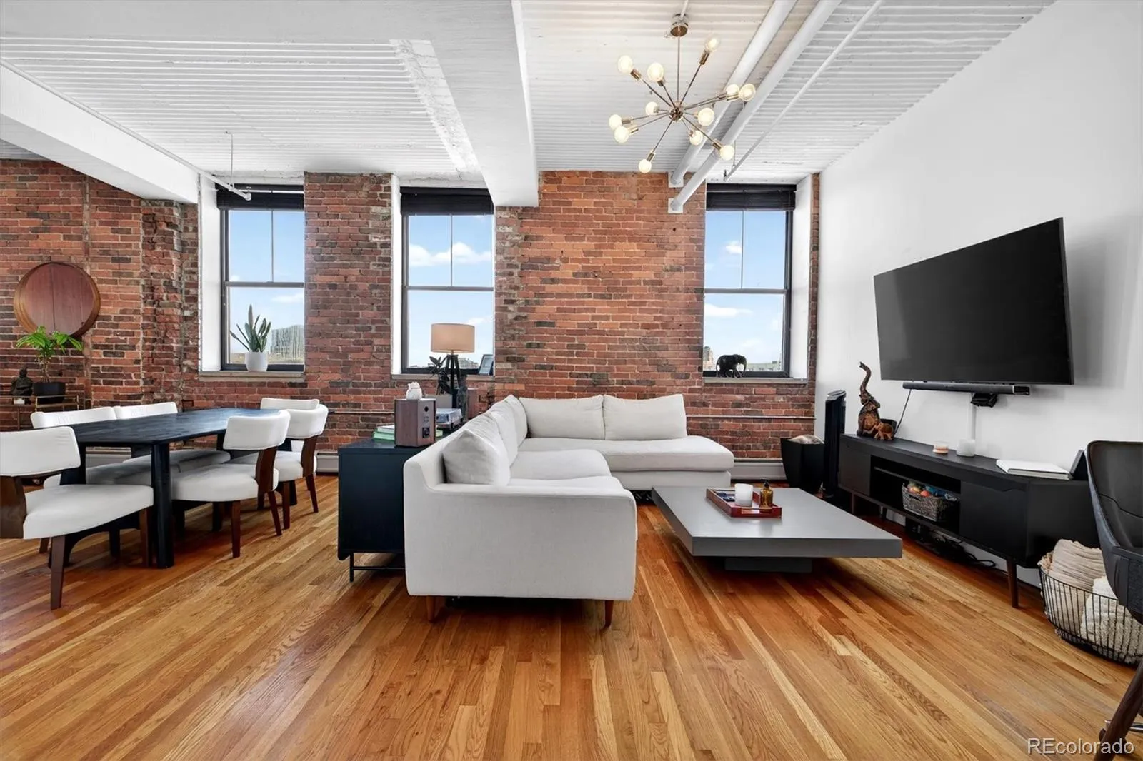 04062026214358 1600 0