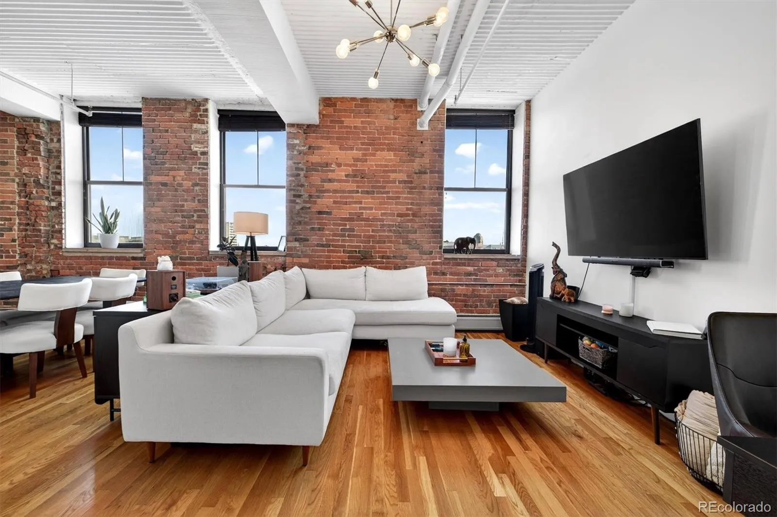 04062026214358 1600 2