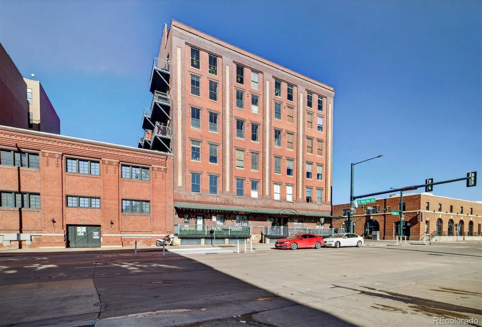 04062026214358 1600 33